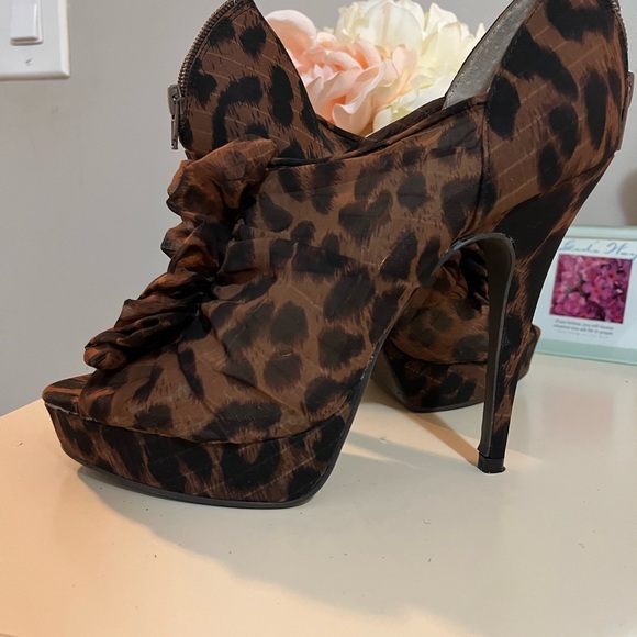 Chinese Laundry Shoes - Chinese Laundry 🐆 Leopard Booties